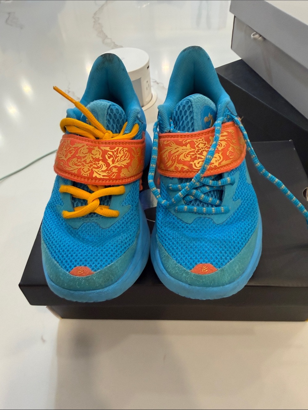 Curry sneakers